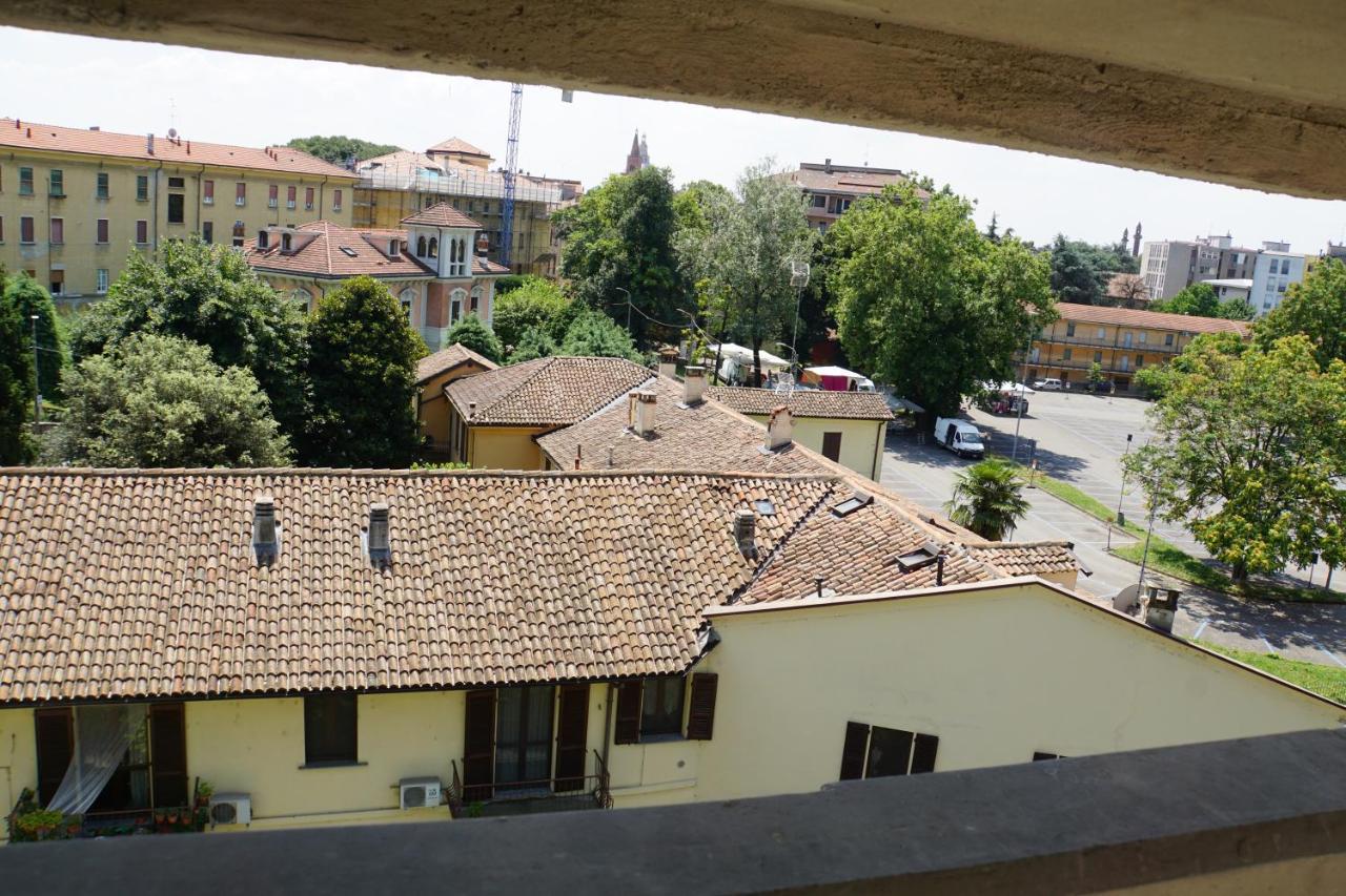 La Rotonda 2 Camere Con Terrazza In Centro Pavia Exterior photo